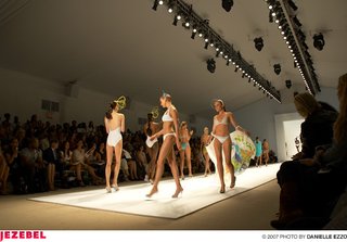 Illustration for article titled Gottex Spring/Summer '08 Show & Scene